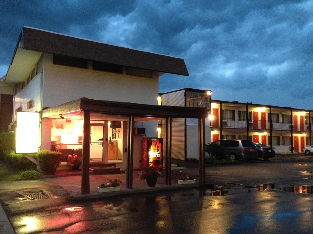 Imperial Motel Cortland Bagian luar foto