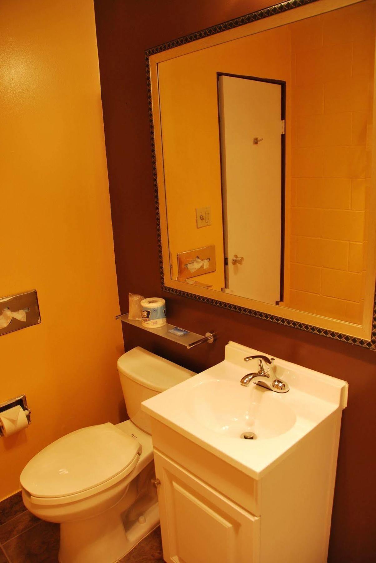 Imperial Motel Cortland Bagian luar foto